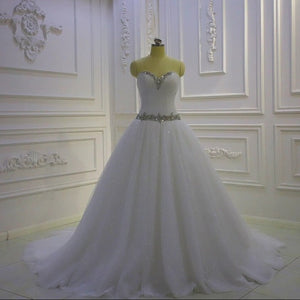 Women's Sweetheart Neck Sleeveless Court Train Bridal Wedding Dress