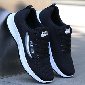 Men's Mesh Round Toe Lace-up Closure Breathable Sports Sneakers
