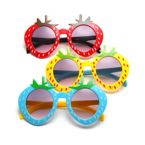 Kid's Plastic Frame Glass Lens Strawberry Shape UV400 Sunglasses