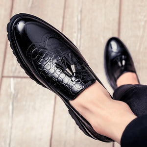 Men's PU Leather Pointed Toe Slip-On Closure Casual Wear Shoes