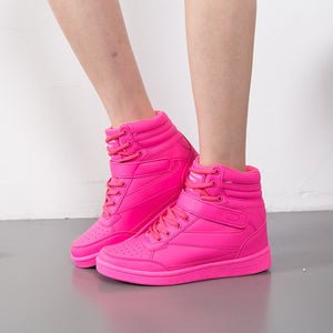 Women's Leather Round Toe Lace-up Closure Breathable Sneakers