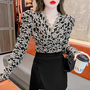 Women's Polyester V-Neck Long Sleeve Floral Casual Wear Blouses