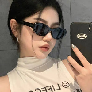 Women's Polycarbonate Frame Oval Shape UV400 Trendy Sunglasses