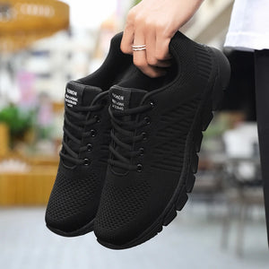 Men's Mesh Round Toe Lace-Up Closure Sports Wear Sneakers