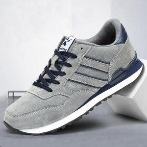Men's Leather Breathable Solid Pattern Elegant Casual Sneakers