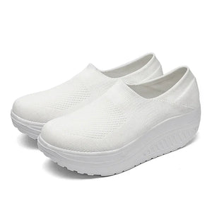 Women's Mesh Round Toe Slip-On Closure Breathable Thick Shoes