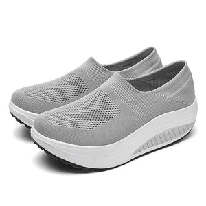 Women's Mesh Round Toe Slip-On Closure Breathable Thick Shoes