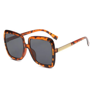 Women's Polycarbonate Frame Square Shape UV400 Sunglasses