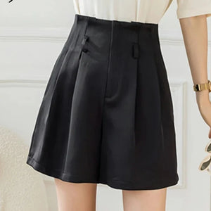 Women's Polyester High Waist Zipper Fly Solid Pattern Shorts