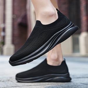 Men's Mesh Round Toe Slip-On Closure Casual Anti Slip Sneakers