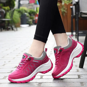 Women's Fur Round Toe Lace-up Closure Sports Wear Sneakers