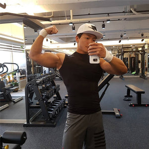 Men's Polyester Sleeveless Quick Dry Gym Solid Pattern Shirt
