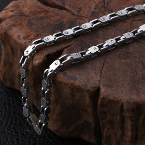 Men's 100% 925 Sterling Silver Figaro Chain Lock Pattern Necklace