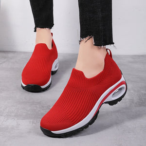 Women's Mesh Breathable Slip-On Closure Outdoor Running Sneakers