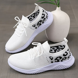 Women's Mesh Round Toe Lace-up Closure Breathable Sports Shoes