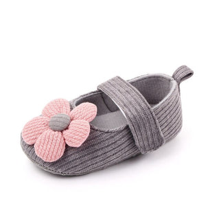 Baby's Round Mesh Pattern Woolen Soft Anti Slip Crib Shoes