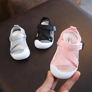 Baby's Round Toe Mesh Patchwork Anti-Slip Hook & Loop Shoes